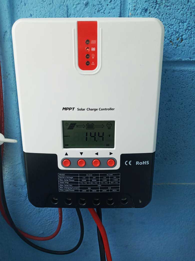 Instalacion 1 de Controlador MPPT 40A / 24V