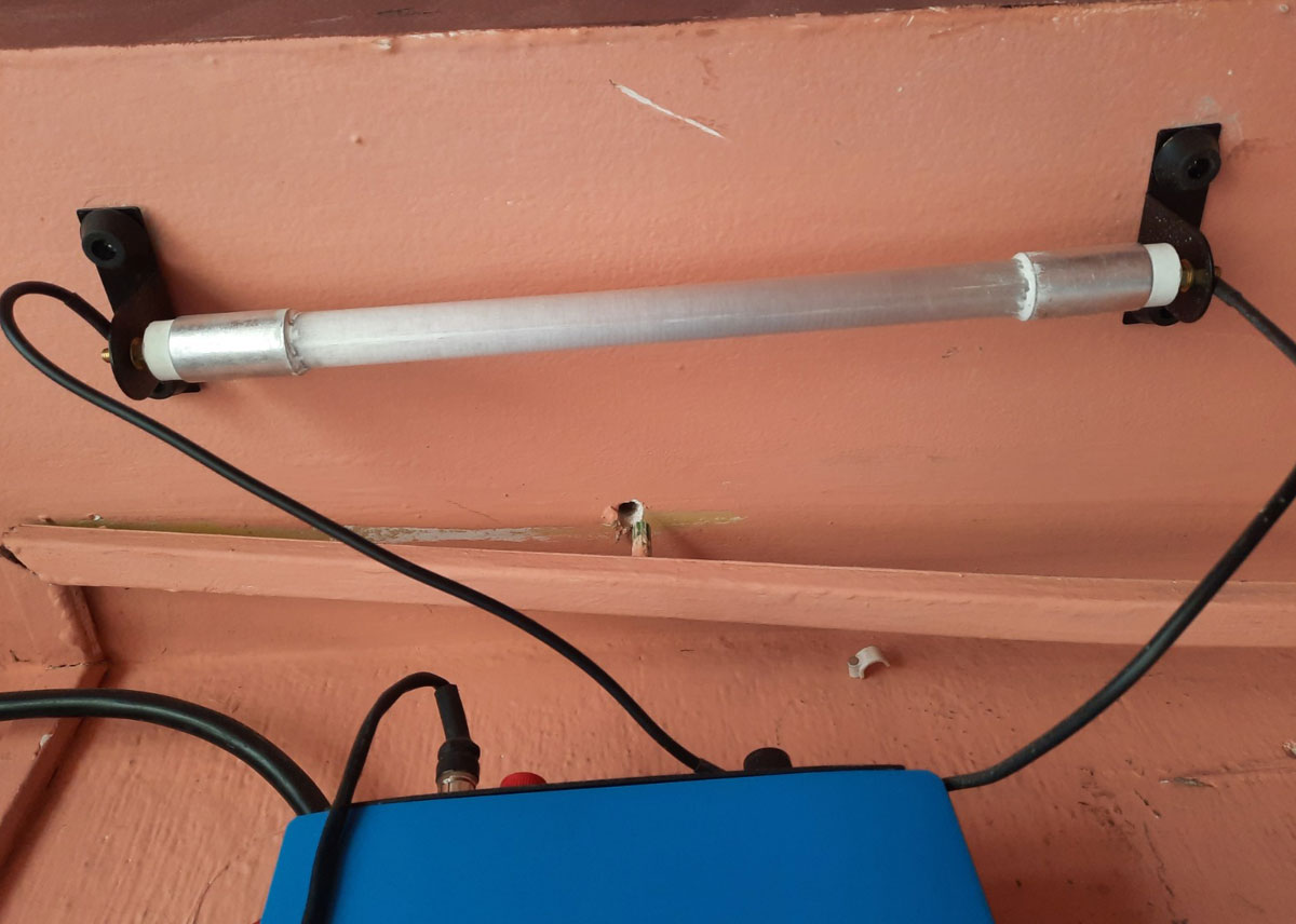 Instalacion 1 de Inversor Eólico Atado a la Red de 2kW