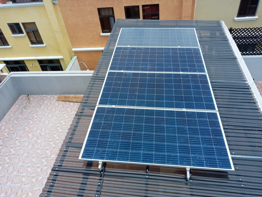 Instalacion 2 de Panel Solar 330W Policristalino