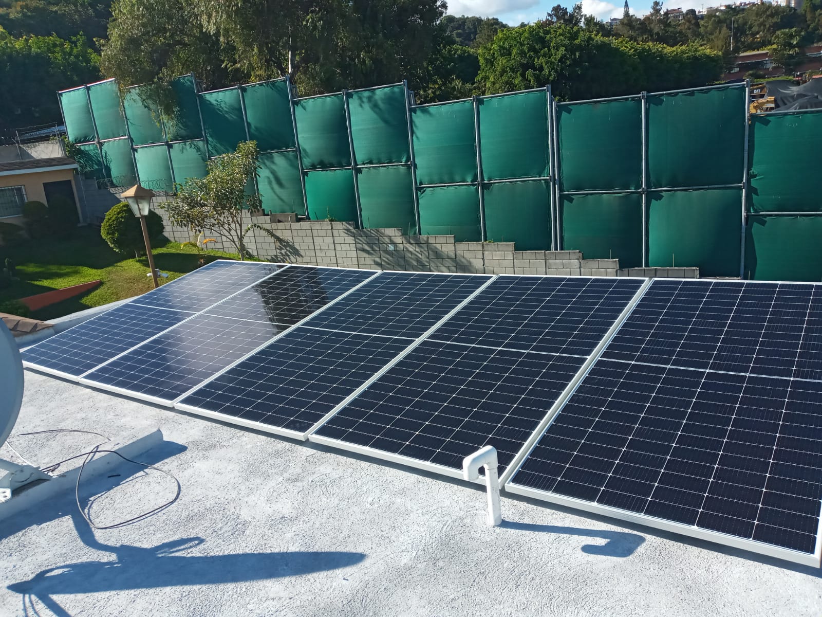 Instalacion 1 de Panel Solar 615W Monocristalino - Half Cell