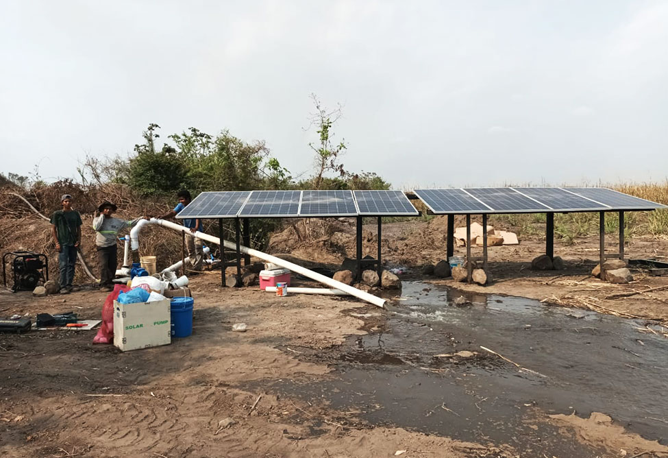 Instalacion 1 de Sistema Bomba Solar de Caudal no sumergible SWP-28-30-HV-650W