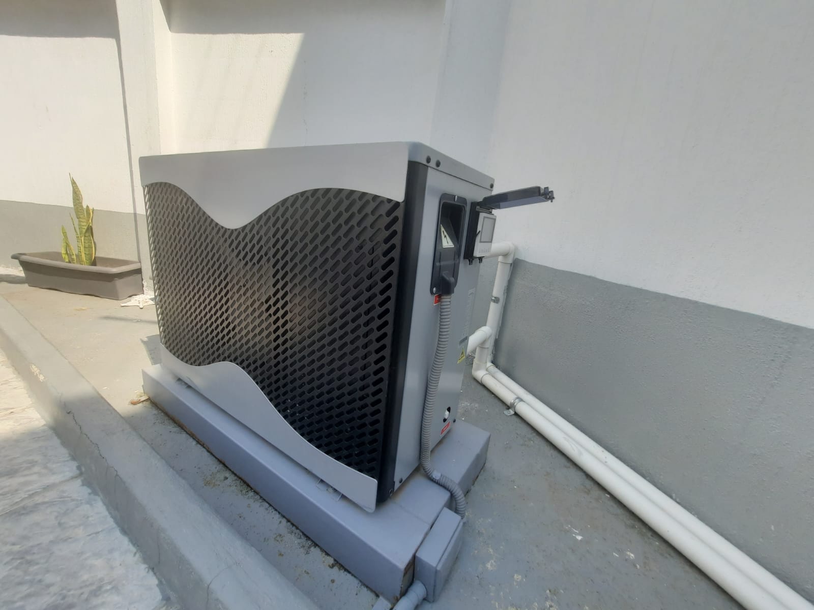 Instalacion 1 de Bomba de Calor 30TG1 / 100,000BTU